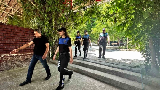 Doğu ve Güneydoğu'nun akın ettiği gölde polisten, boğulmalara karşı uyarı