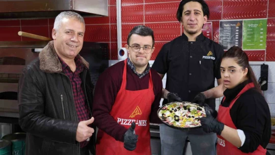 Down sendromlu çocuklar mutfağa girdi, hünerleri ile göz doldurdu