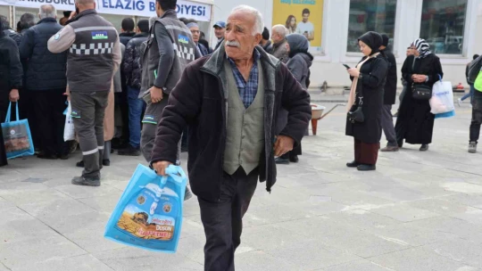 Elazığ Belediyesinden can dostlara 10 ton mama ve kuş yemi desteği