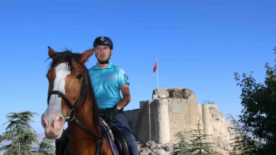 Elazığ'da 'Atlı Jandarma Timi' göreve başladı