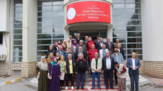 Elazığ'da 'Dünya Yaşlılar Günü' kutlandı