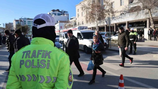 Elazığ'da 'Önce Yaya' uygulaması