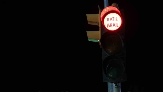 Elazığ'da 'Özgür Kudüs' çağrısı trafik ışıklarında