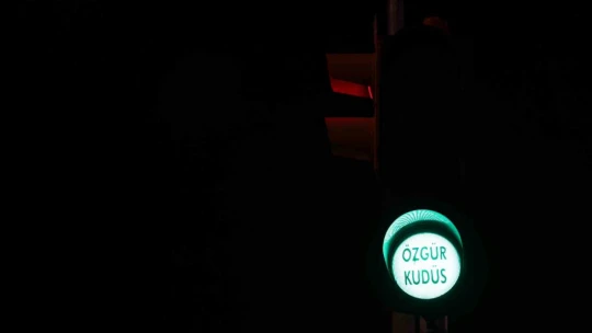 Elazığ'da 'Özgür Kudüs' çağrısı trafik ışıklarında