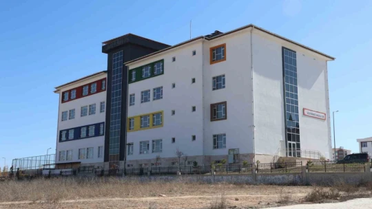 Elazığ'da 12 öğrenci, kantinde yedikleri tavuktan sonra hastanelik oldu