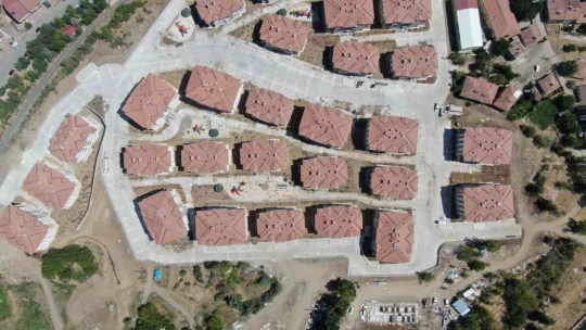 Elazığ'da 404 konutta sona gelindi, vatandaşlar kışa sıcak yuvalarında girecek