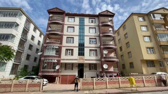 Elazığ'da 46 yaşındaki adam evinde ölü bulundu