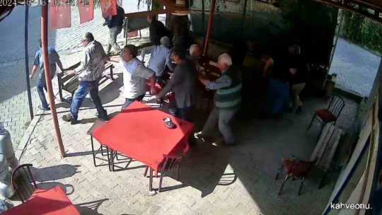 Elazığ'da 5,9'luk depreme kıraathanede böyle yakalandılar