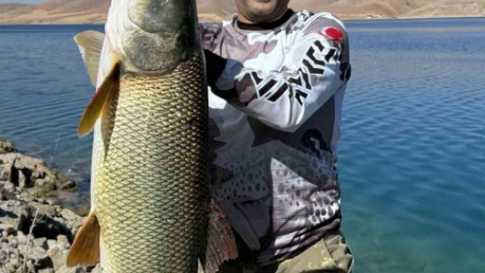 Elazığ'da amatör balıkçı 41 kilogramlık turna balığı yakaladı