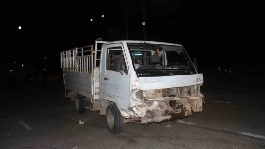 Elazığ'da ambulans ile pikap çarpıştı: 5 yaralı