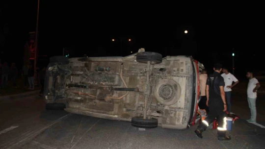 Elazığ'da ambulans ile pikap çarpıştı: 5 yaralı