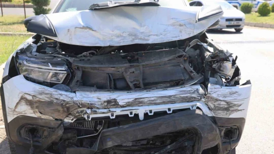 Elazığ'da ambulans takla attı: 5 yaralı