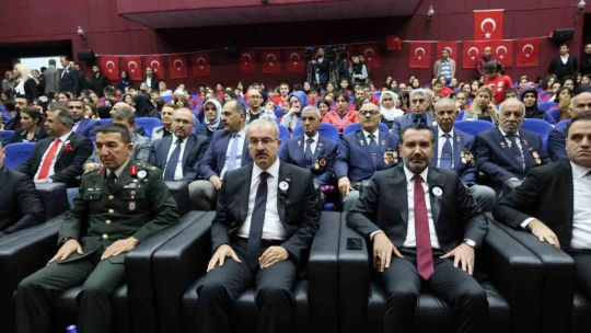 Elazığ'da Atatürk düzenlenen törenle anıldı