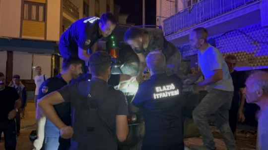 Elazığ'da ayağı iş makinesine sıkışan işçi, kurtarıldı