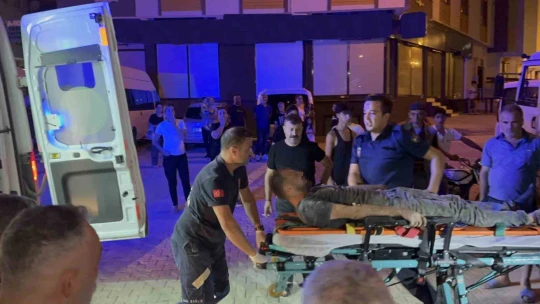 Elazığ'da ayağı iş makinesine sıkışan işçi, kurtarıldı