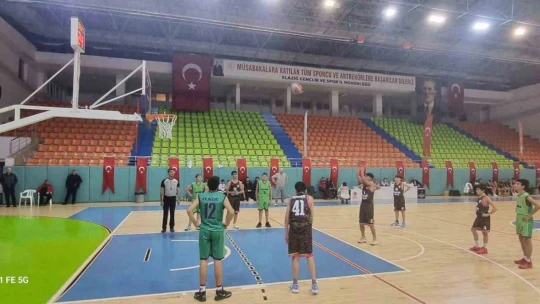 Elazığ'da basketbol U14 yerel lig mücadelesi sona erdi