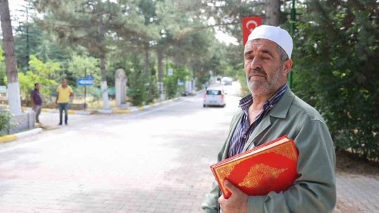 Elazığ'da bayram arefesinde kabir ziyareti
