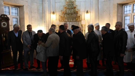 Elazığ'da bayram namazında camiler doldu taştı