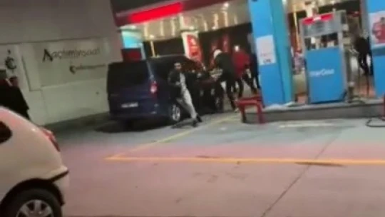 Elazığ'da boşanma aşamasındaki çiftin aileleri birbirine girdi: 3 yaralı