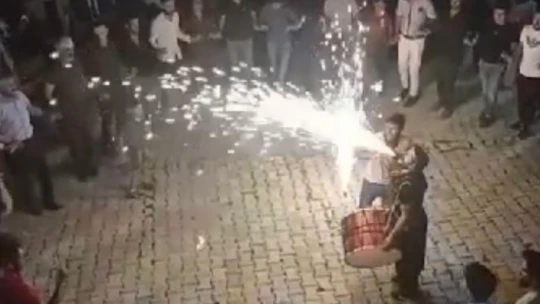 Elazığ'da çılgın davulcudan ateşli şov
