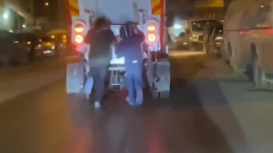 Elazığ'da çocukların tehlikeli yolculuğu kamerada