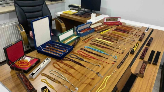 Elazığ'da daire fiyatına tespih koleksiyonu