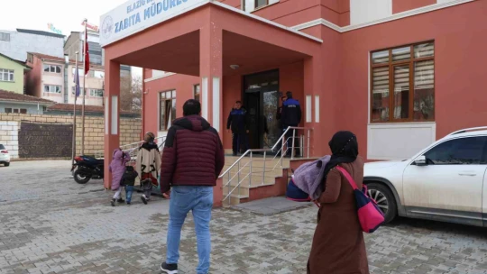 Elazığ'da dilenci operasyonu: Kimisi maraton koşucusunu aratmadı, kimileri de kamerayı görünce 'Çekme' diye bağırdı