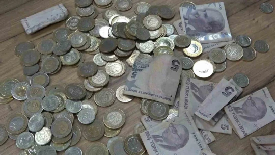 Elazığ'da dilenci operasyonu: Okul çantalarından defter kitap yerine para çıkardılar