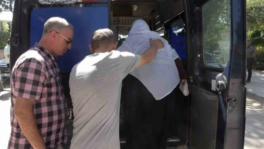 Elazığ'da dilenci operasyonu: Okul çantalarından defter kitap yerine para çıkardılar