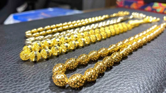Elazığ'da el yapımı yatırımlık 14 ayar altın tespihlere yoğun ilgi: 70 bin liraya kadar alıcısı var