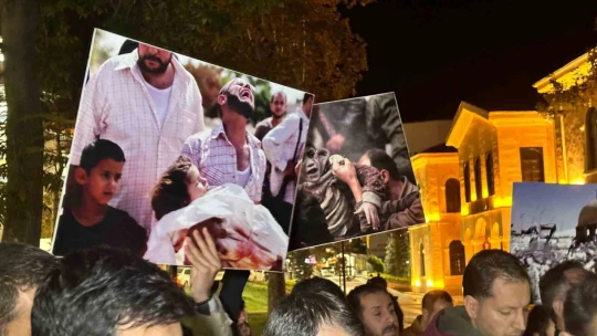 Elazığ'da eller semaya Filistin için açıldı