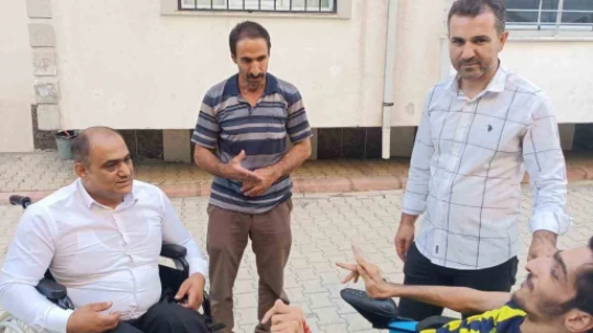 Elazığ'da engelli genç, akülü sandalyesine kavuştu