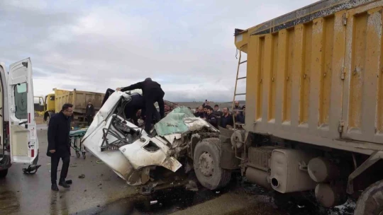 Elazığ'da feci kaza: 2 ağır yaralı