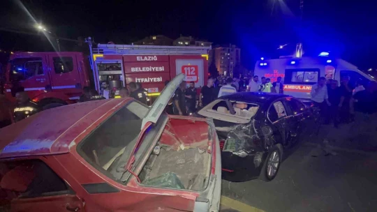 Elazığ'da feci kaza: 2'si ağır 6 yaralı