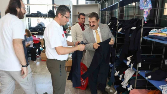 Elazığ'da ihtiyaç sahibi ailelere 60 bin parça giysi dağıtıldı