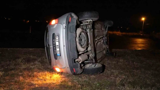 Elazığ'da iki otomobil çarpıştı: 4 yaralı