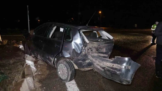 Elazığ'da iki otomobil çarpıştı: 4 yaralı