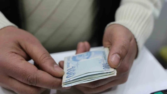 Elazığ'da insanlık ölmemiş dedirten olay: Bulduğu paranın sahibini arıyor