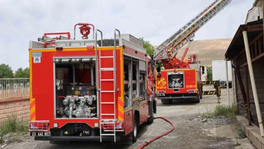 Elazığ'da iş yerinde çıkan yangın söndürüldü