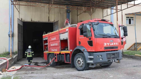 Elazığ'da iş yerinde çıkan yangın söndürüldü