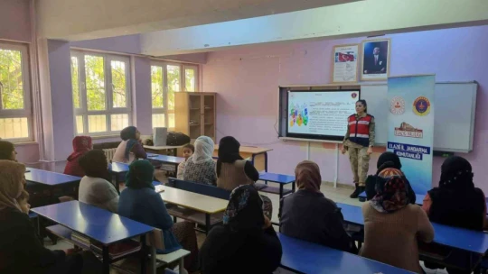 Elazığ'da kadına yönelik şiddetle mücadele eğitimi