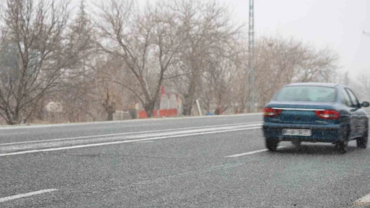 Elazığ'da kar yağışı etkili oldu