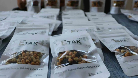 Elazığ'da kayısı işleme, paketleme ve analiz tesisi açıldı