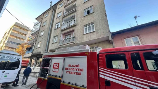 Elazığ'da korkutan ev yangını