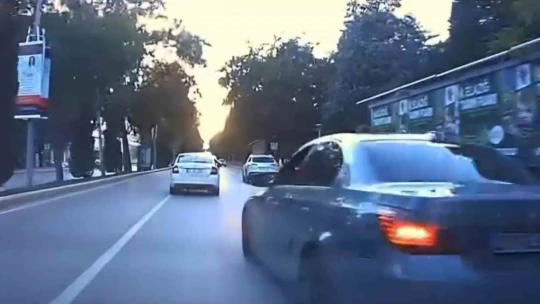 Elazığ'da makas atarak ilerleyen sürücü trafiği tehlikeye soktu