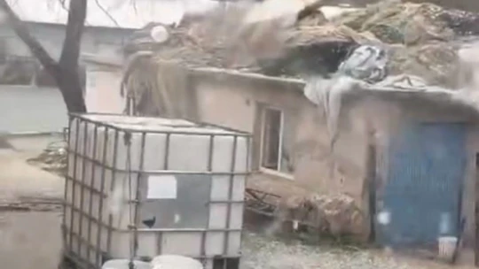 Elazığ'da misket büyüklüğünde dolu yağdı