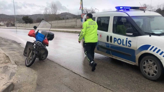 Elazığ'da motosiklet devrildi: 2 yaralı