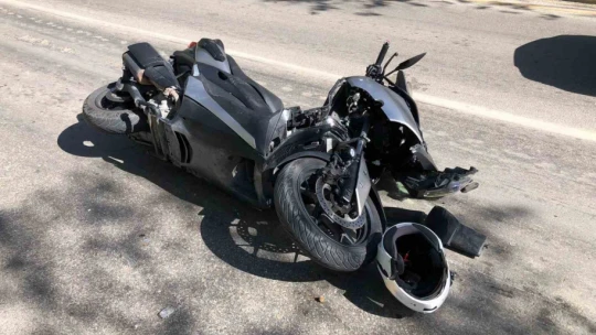 Elazığ'da motosiklet devrildi: 2 yaralı