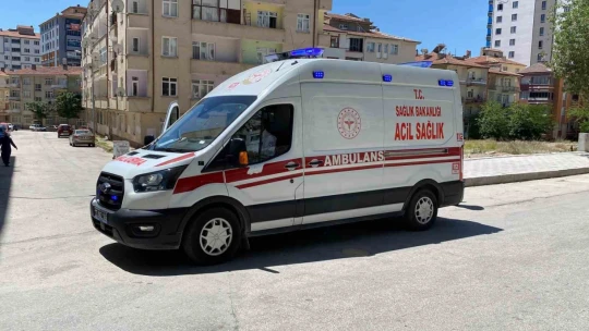 Elazığ'da motosiklet devrildi: 1 yaralı