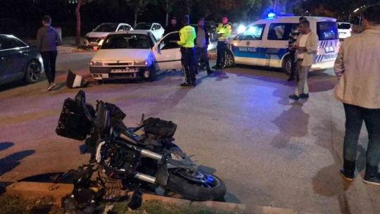 Elazığ'da motosiklet ile otomobil çarpıştı: 2 yaralı